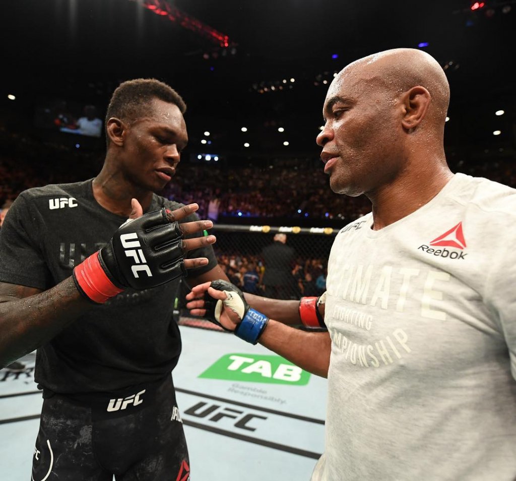 Anderson Silva perde em retorno ao UFC, mas é reverenciado pelo adversário, Israel Adesanya