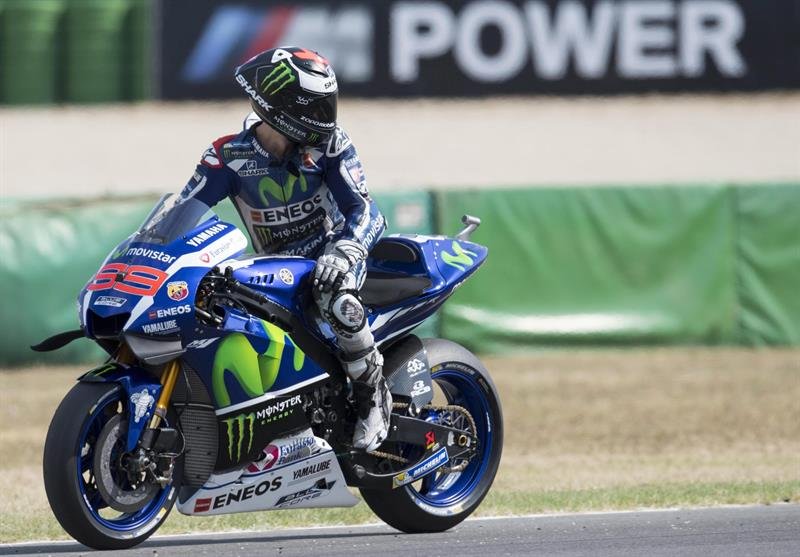 Com marcas históricas, Lorenzo supera Rossi e fatura pole em San Marino
