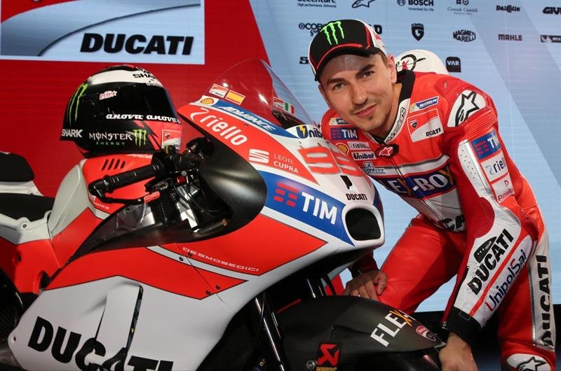 Em busca do tetra na MotoGP, Lorenzo é apresentado pela Ducatti