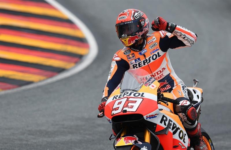 Márquez vence etapa na Alemanha e dispara na ponta após dia ruim dos rivais