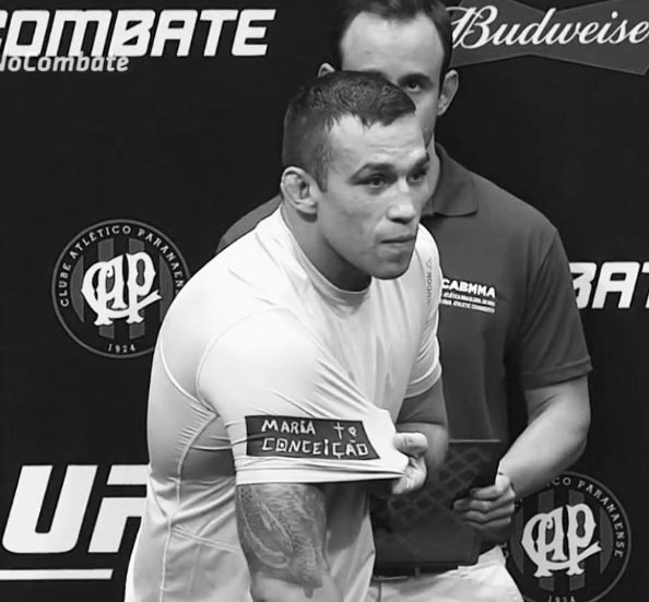 Werdum promete “voltar com tudo” após perder o cinturão para Miocic