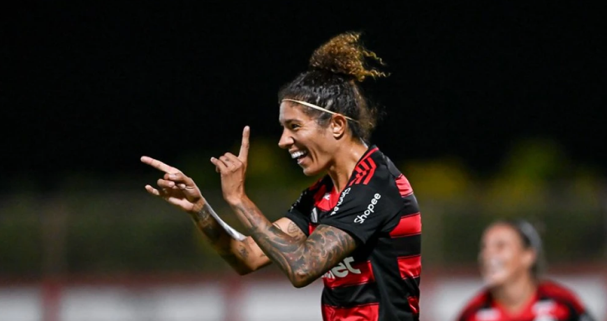 Com protestos, Flamengo vence Fluminense pelo Brasileirão Feminino