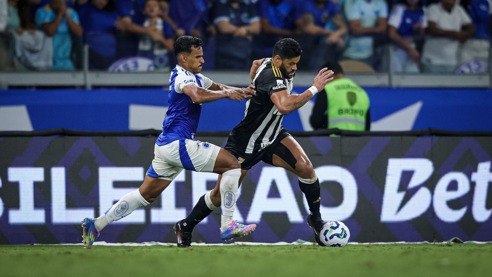 Cruzeiro e Atlético-MG empatam sem gols pelo Brasileirão