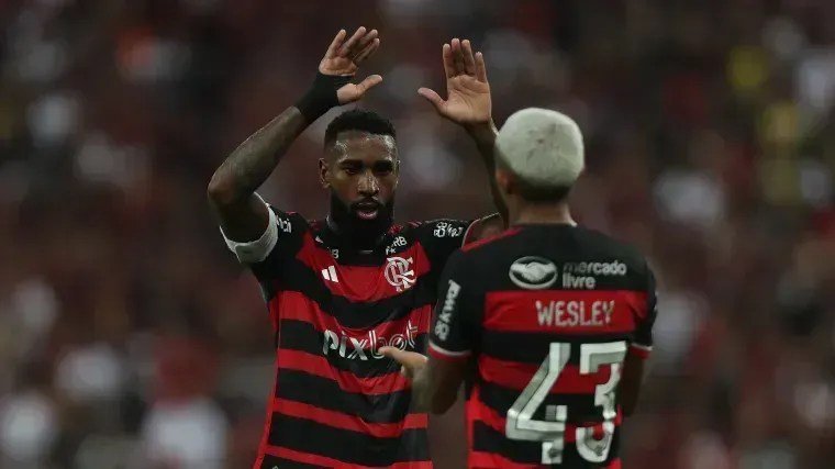 Gerson chora em casamento de companheiro do Flamengo; veja vídeo