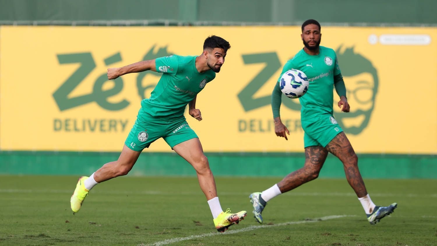 Palmeiras visita o Bragantino em duelo que vale a liderança do Brasileirão