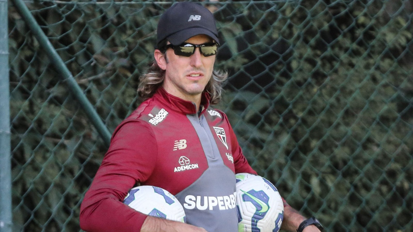 São Paulo: Zubeldía é suspenso por reclamação em jogo contra o Atlético-MG