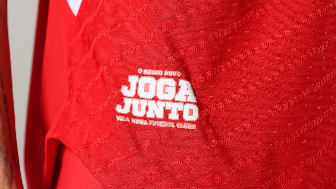 Vila Nova lança camisa para a temporada 2025 com homenagem à torcida