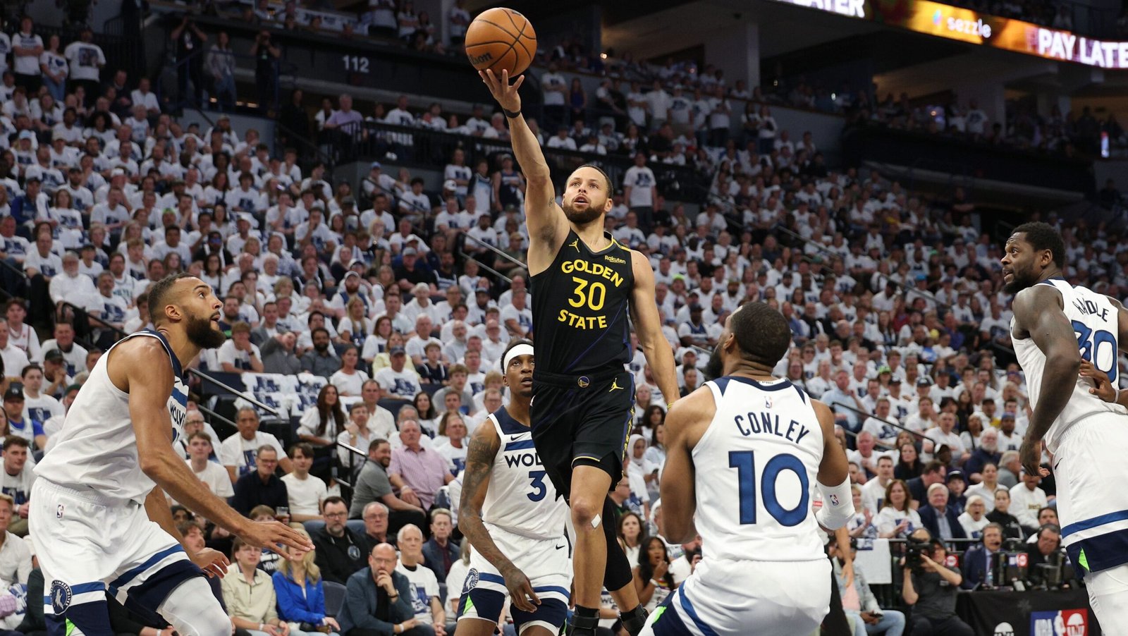 Warriors: Curry não tem prazo para retorno após lesão no tendão da coxa