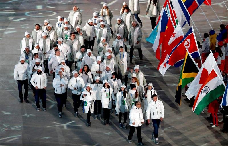 COI autoriza atletas russos e bielorrussos a competirem sob bandeira neutra nos Jogos de Inverno de 2026
